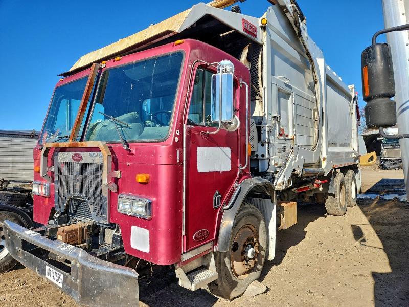 2010 Peterbilt Tractor 2010 Peterbilt 320 Refuse Truck