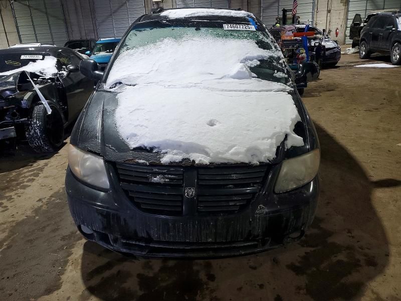 2005 Dodge Grand Caravan sxt