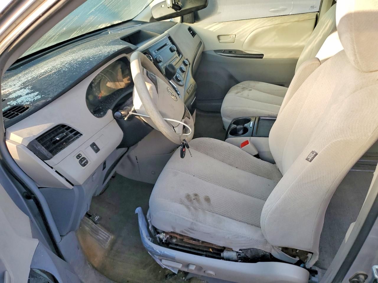 2011 Toyota Sienna le