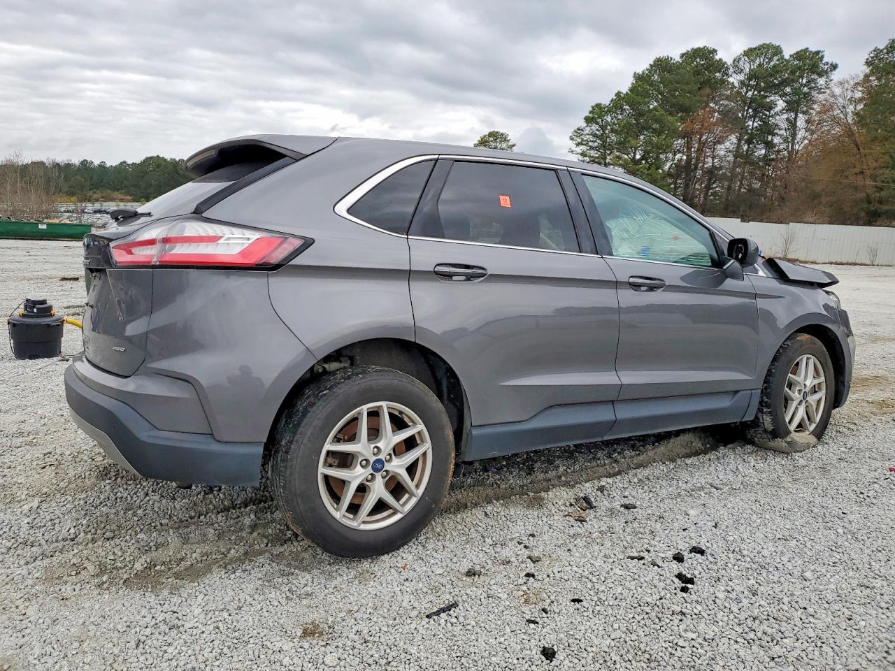 2022 Ford Edge sel