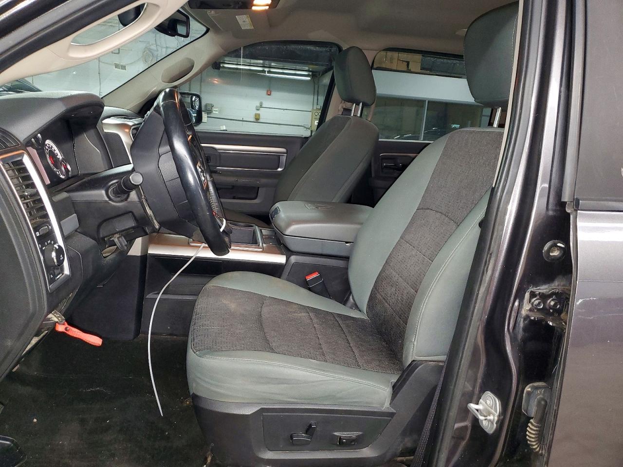 2015 Dodge Ram 1500 slt