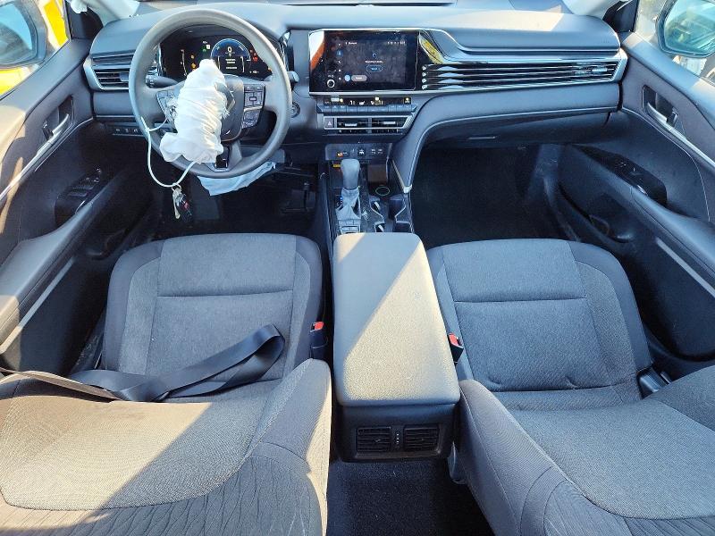 2025 Toyota Camry le