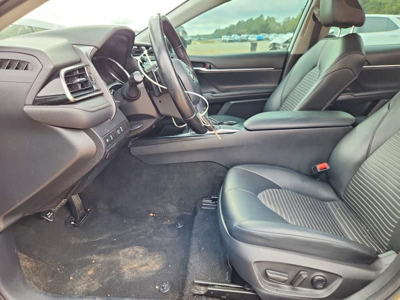 2020 Toyota Camry se