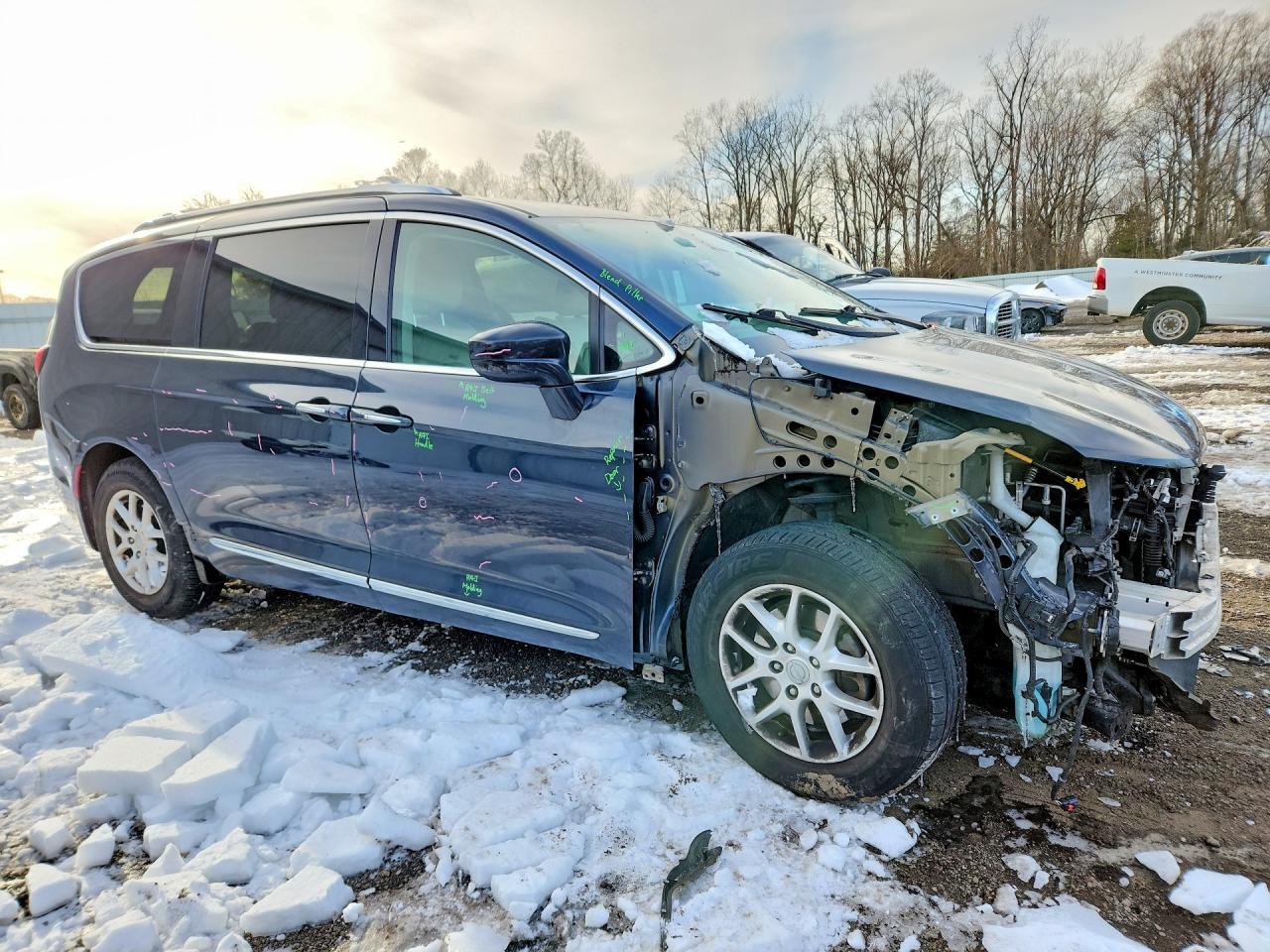 2020 Chrysler Pacifica Touring l