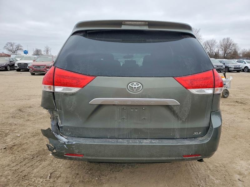 2012 Toyota Sienna xle