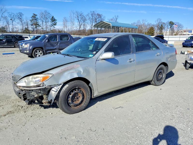 2004 Toyota Camry le