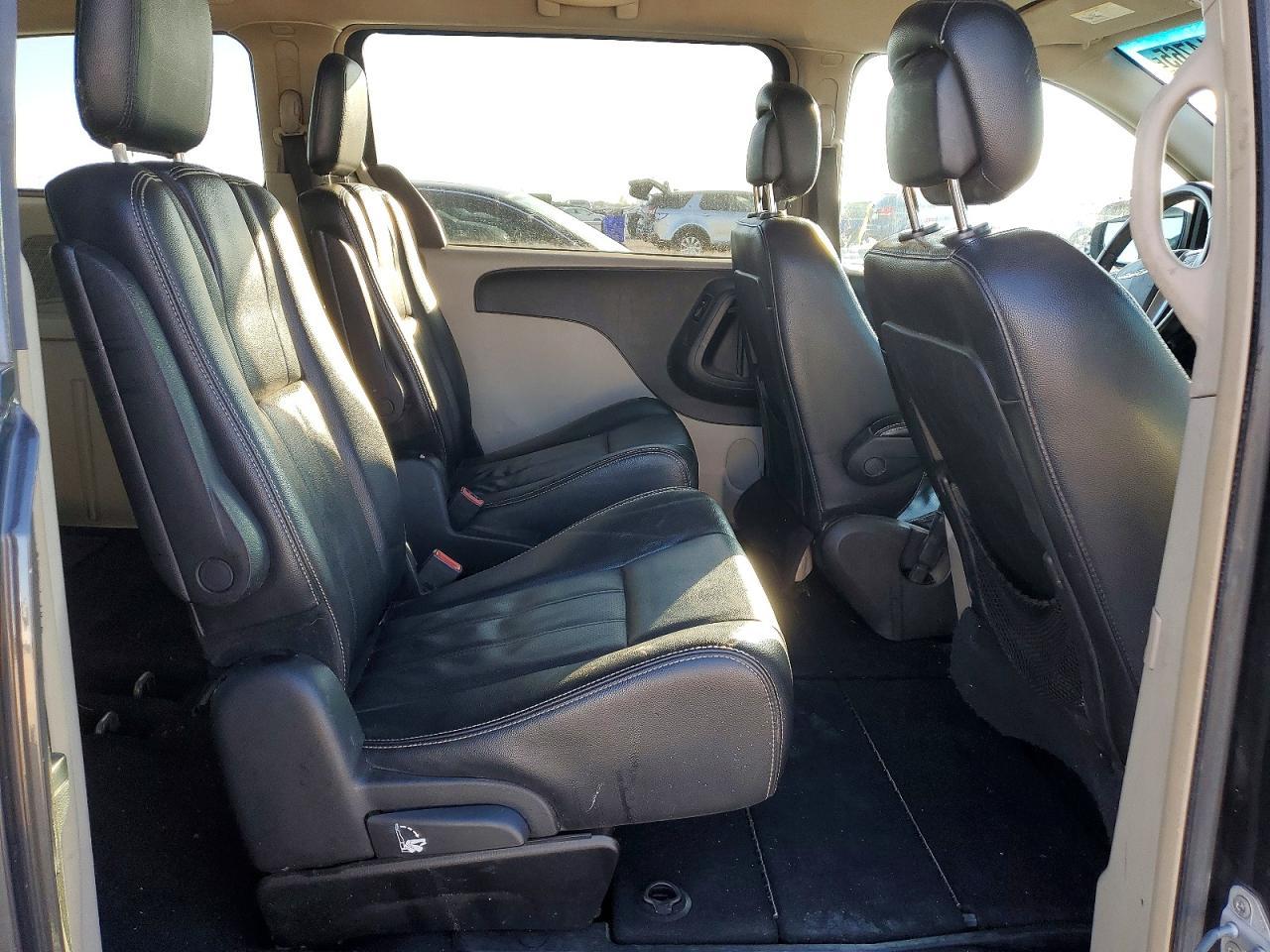 2012 Chrysler Town & Country Touring