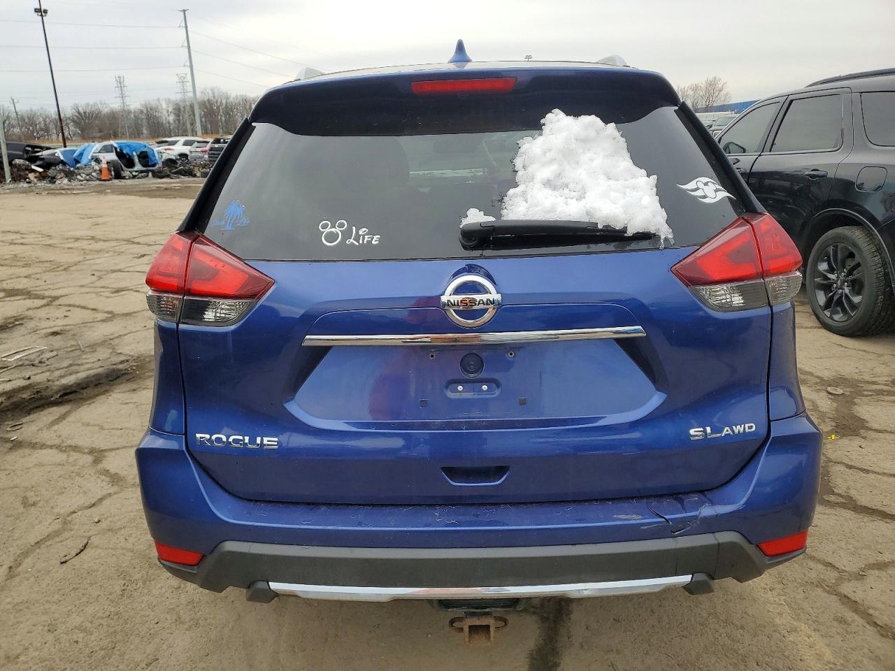 2017 Nissan Rogue sv