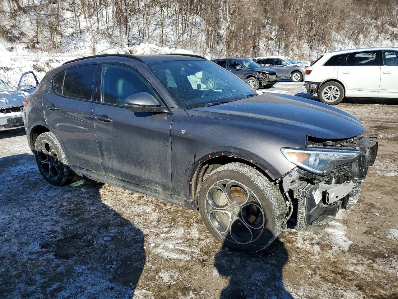 2023 Alfa Romeo Stelvio ti