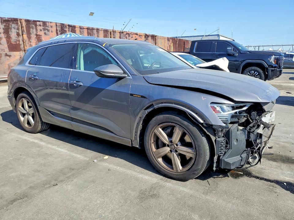 2019 Audi E-tron Premium Plus