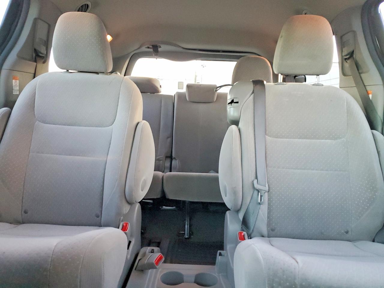 2017 Toyota Sienna le