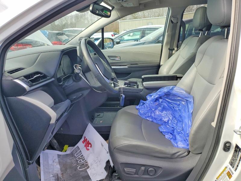 2021 Toyota Sienna xle