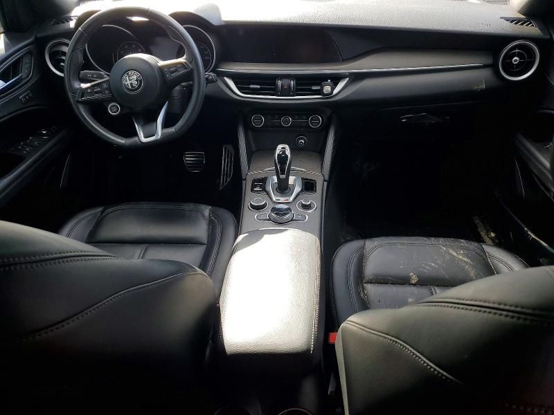 2022 Alfa Romeo Stelvio ti