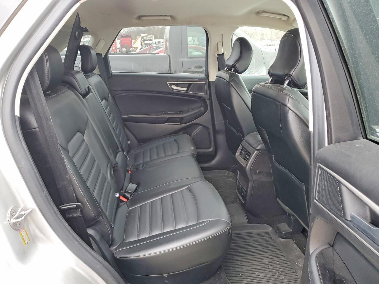 2017 Ford Edge sel