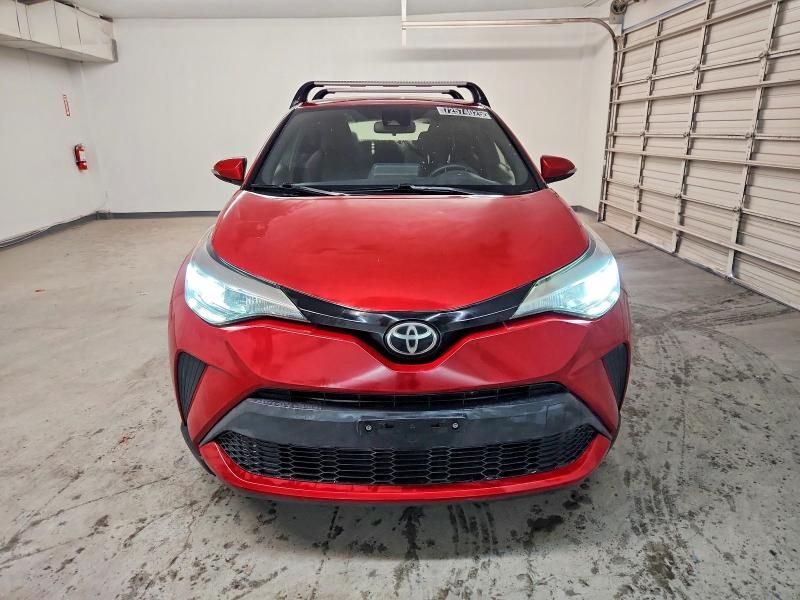 2021 Toyota C-hr xle