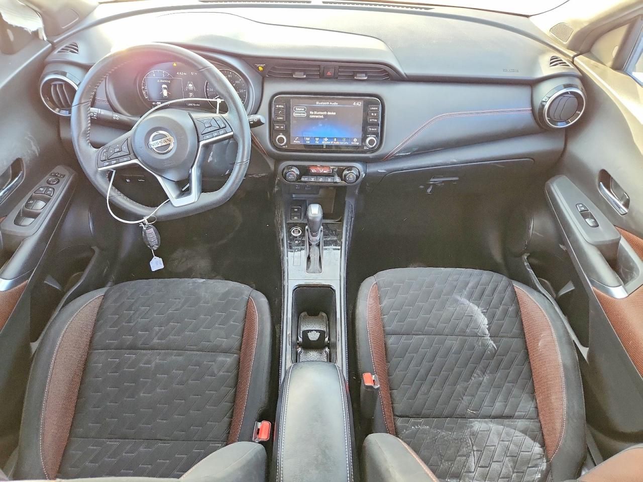 2021 Nissan Kicks sr