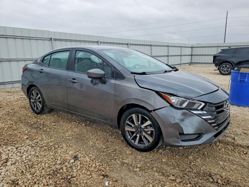 2023 Nissan Versa sv