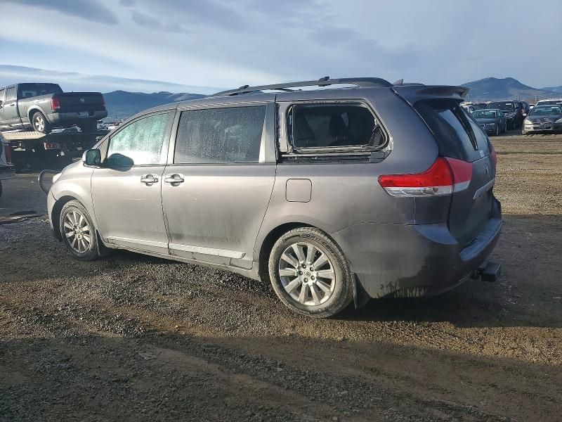 2011 Toyota Sienna xle