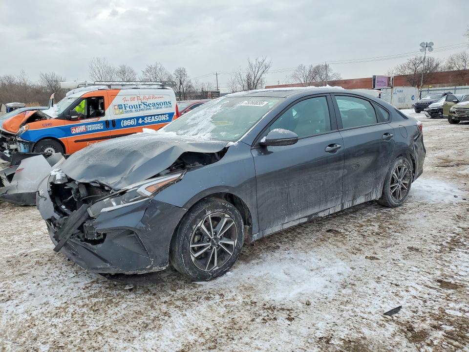 2023 KIA Forte lxs