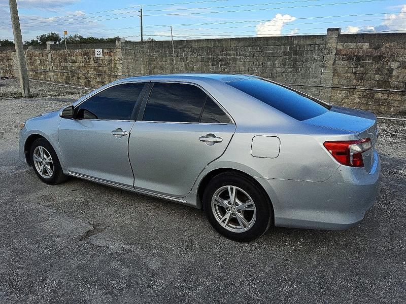 2013 Toyota Camry l