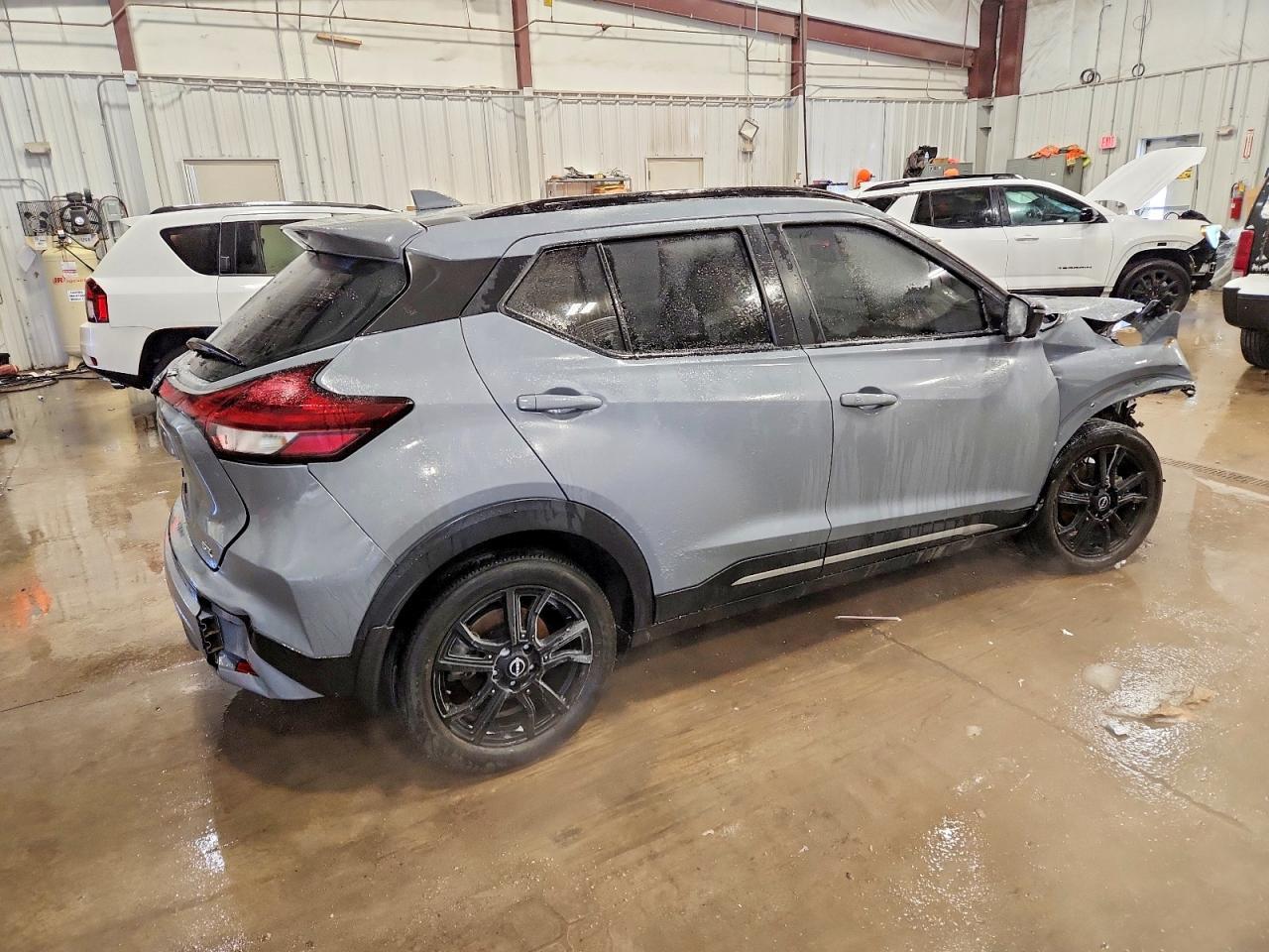 2022 Nissan Kicks sr