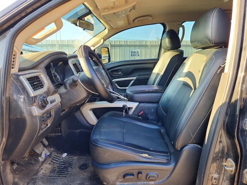 2017 Nissan Titan sv