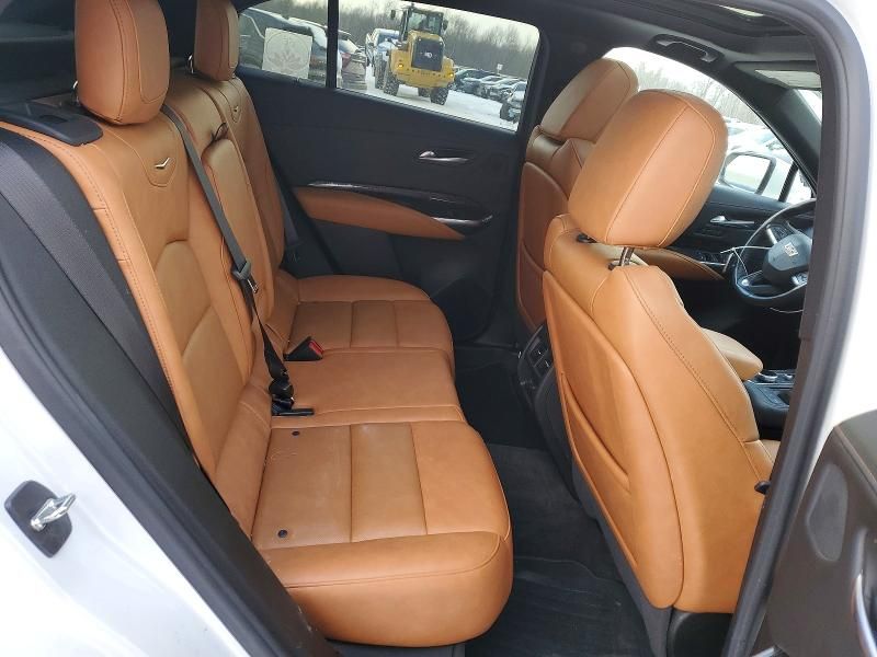 2022 Cadillac XT4 Premium Luxury