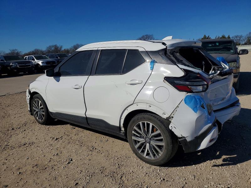 2021 Nissan Kicks sv