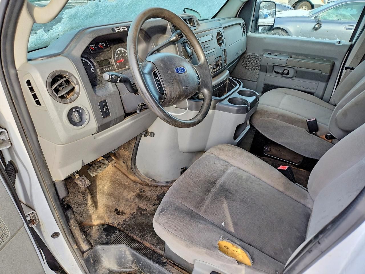 2013 Ford Econoline E250 van