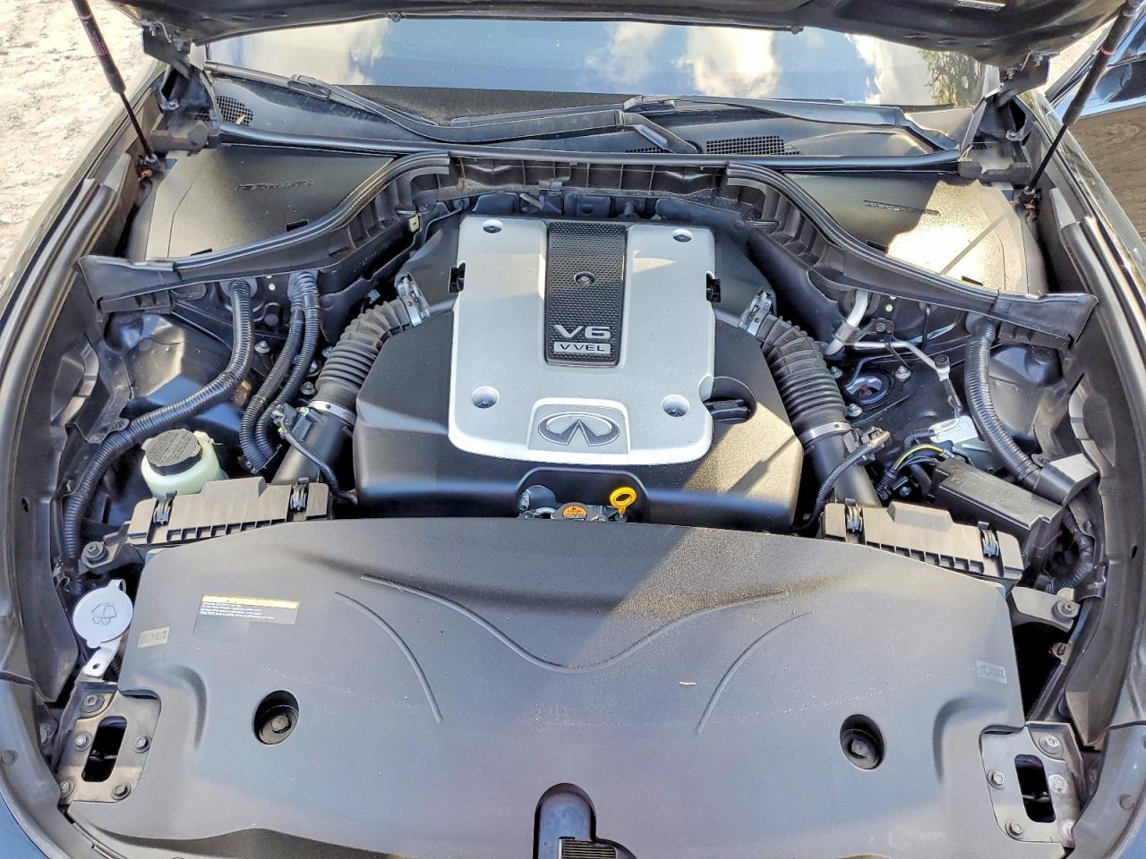 2015 Infiniti Q70 3.7