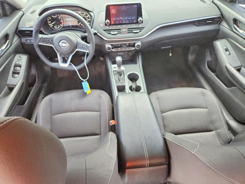 2022 Nissan Altima sv