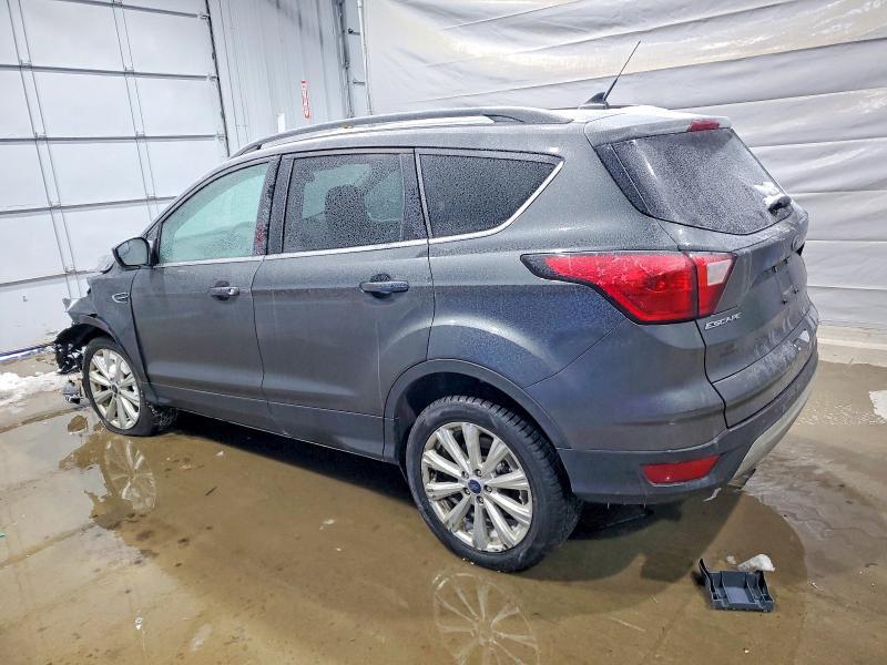 2019 Ford Escape sel