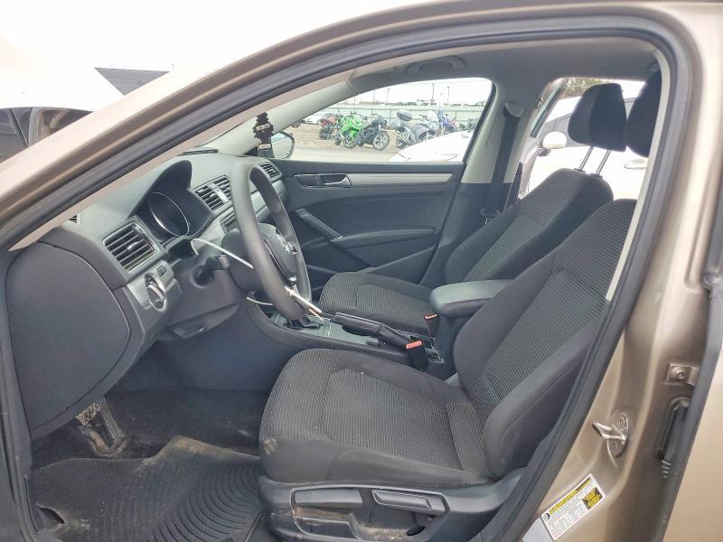 2016 Volkswagen Passat s