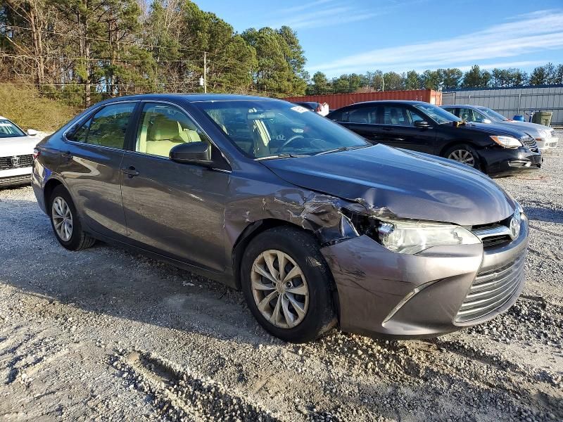 2015 Toyota Camry le