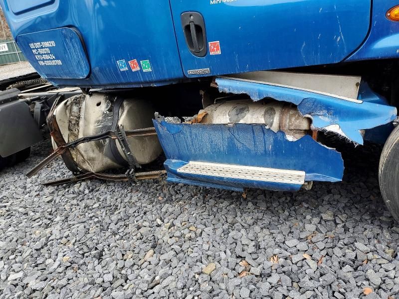 2016 Freightliner Cascadia 125 Semi Truck