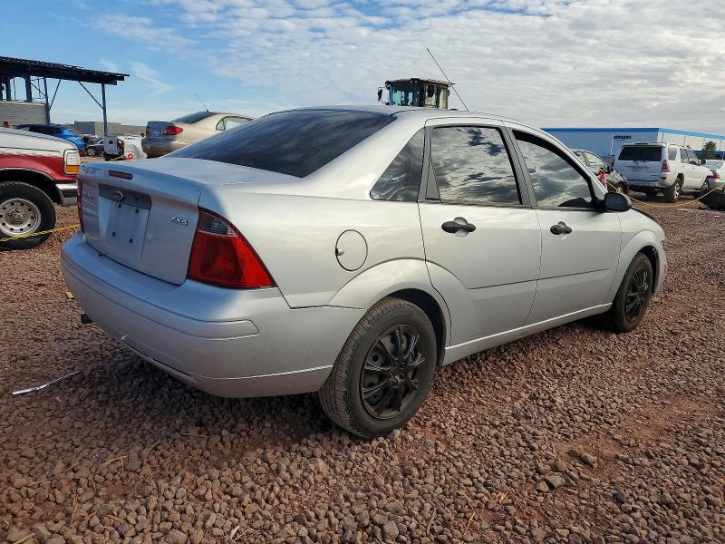 2005 Ford Focus ZX4