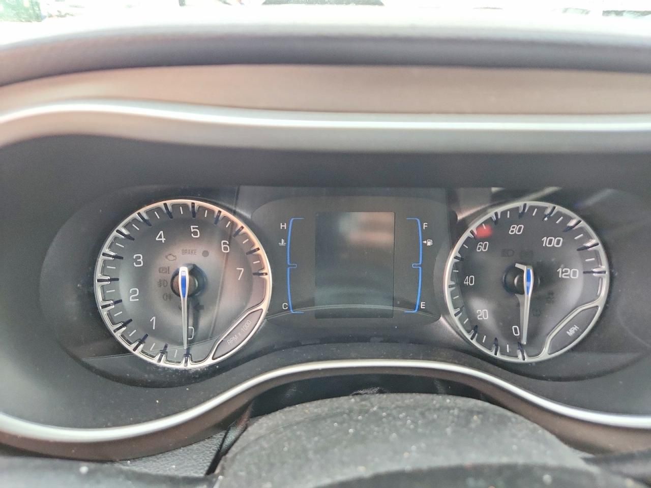 2020 Chrysler Voyager lx