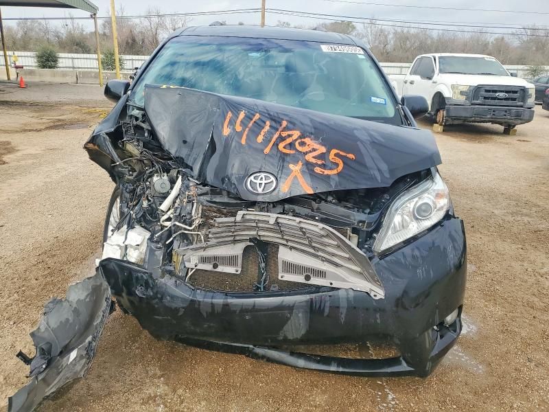 2015 Toyota Sienna xle