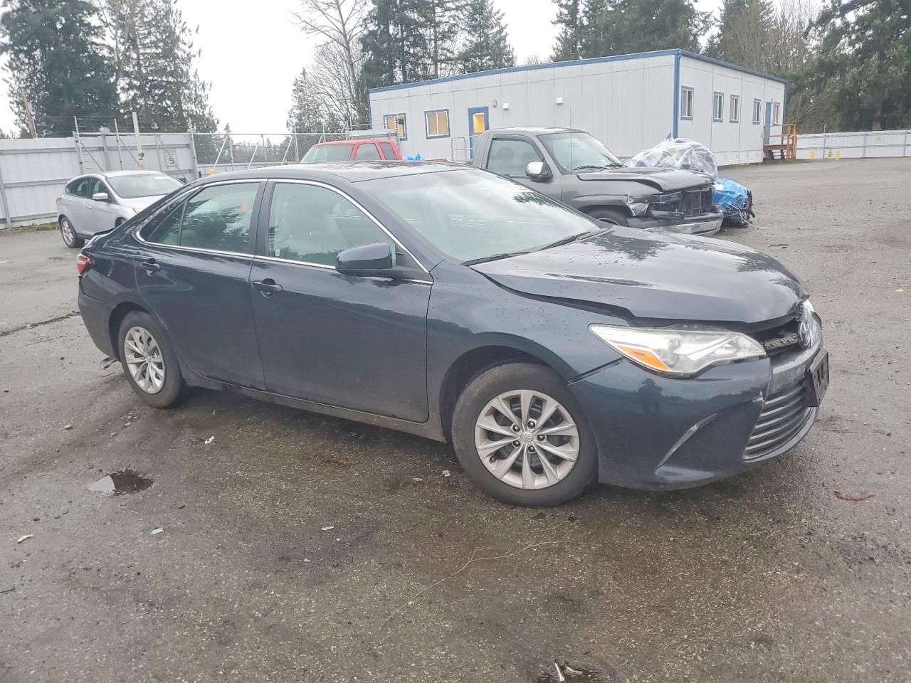 2016 Toyota Camry le