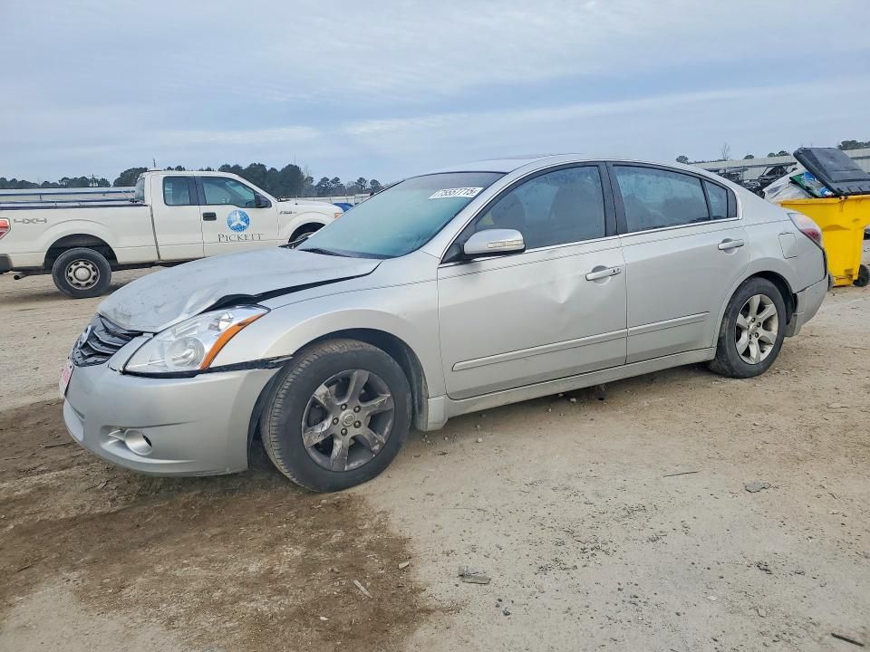 2010 Nissan Altima Base