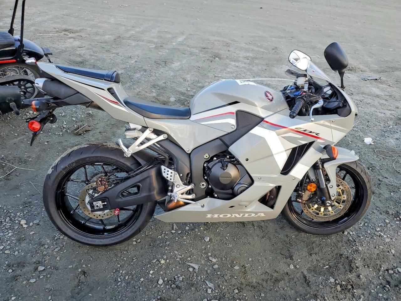 2026 Honda CBR600 RA