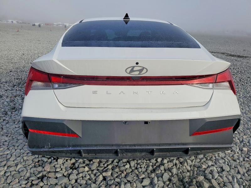 2024 Hyundai Elantra se
