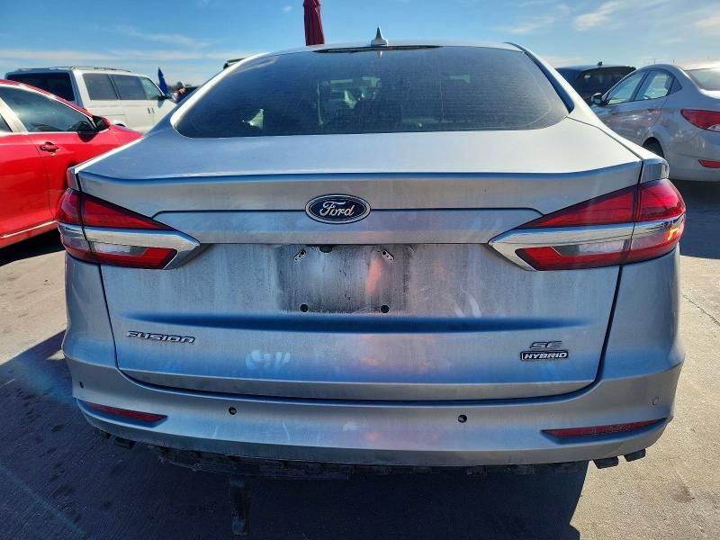 2020 Ford Fusion se