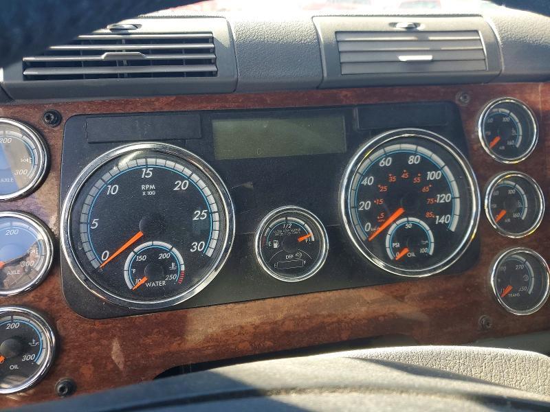 2017 Freightliner Cascadia 125 Semi Truck