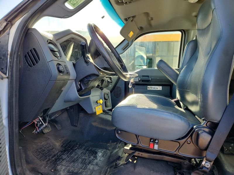 2017 Ford F750 Super Duty box Truck