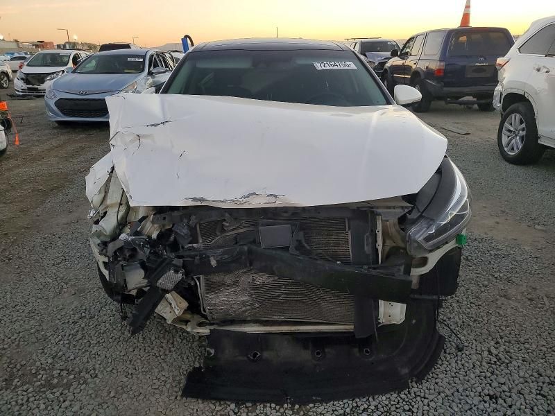 2018 KIA Cadenza Technology