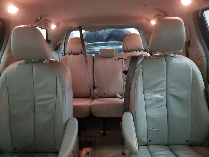 2011 Toyota Sienna xle