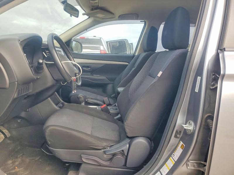 2014 Mitsubishi Outlander se