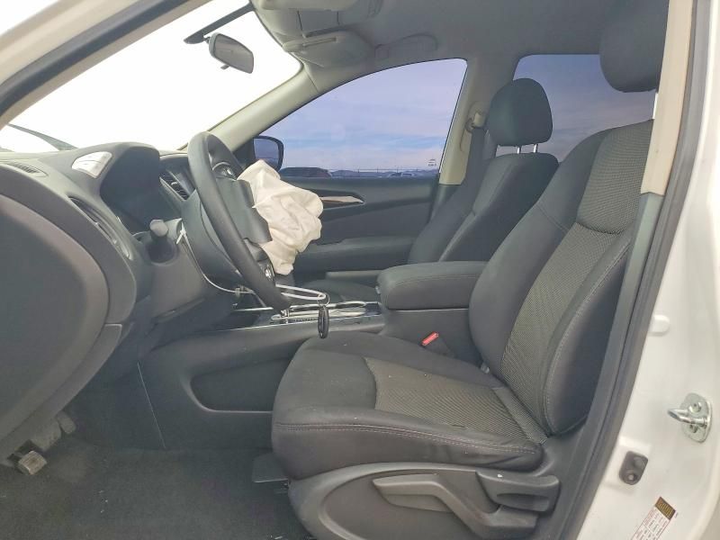 2017 Nissan Pathfinder s