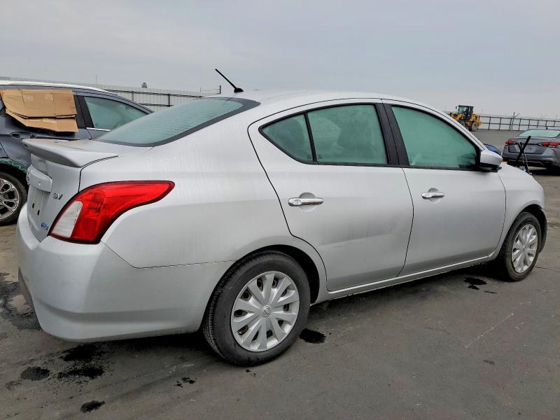 2016 Niss Versa s